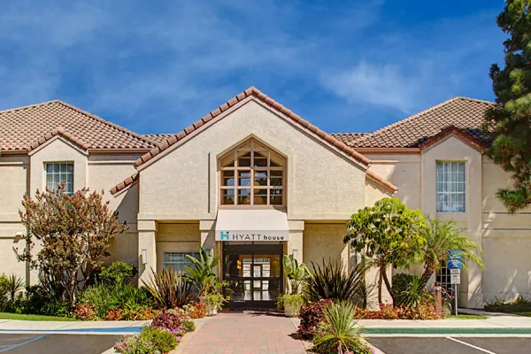 Hyatt House LAX hotel in El Segundo, minutes from LAX airport